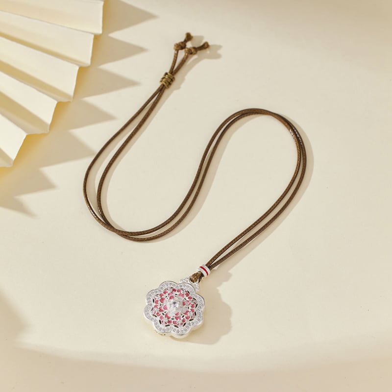 Réz virág alakú nyaklánc zománccal és aranyszegéllyel, édes stílus, téli 2025