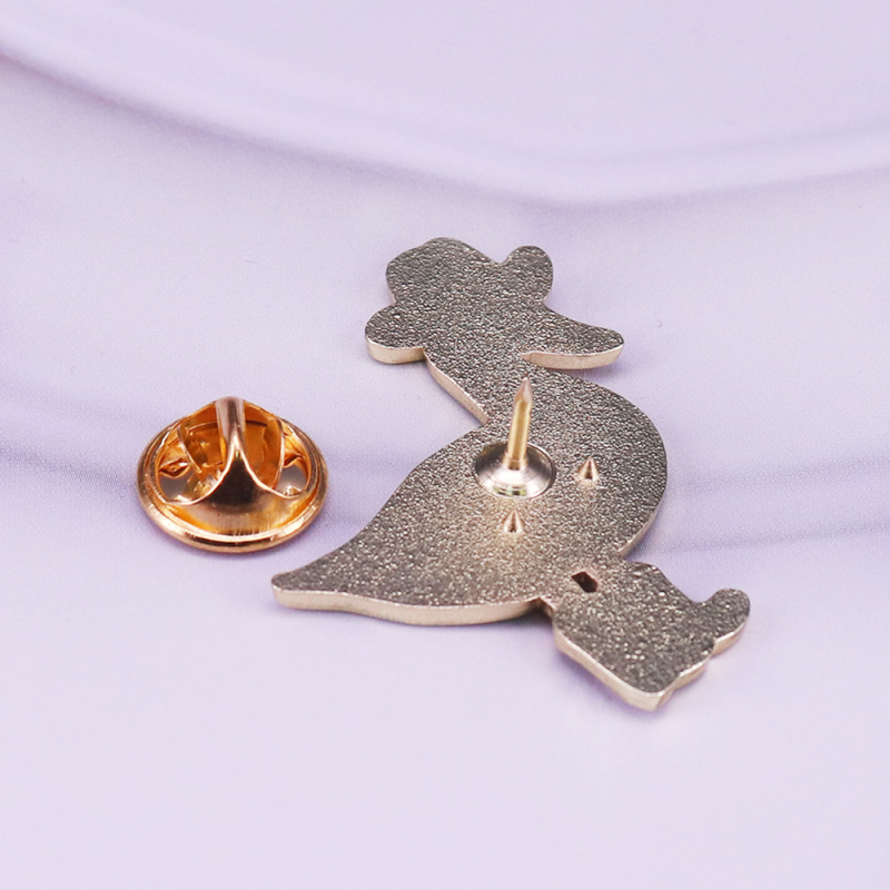 Sulamemalja pross – armas loomade motiiv, dekoratiivne aksessuaar; materjal: sulam; viimistlus: emal; päritolu: Shenzhen.