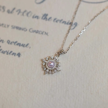 Colier Star Misty – design japonez retro, pandantiv din cupru cu perlă de mamă, lanț încrucișat, tratament cu diamant