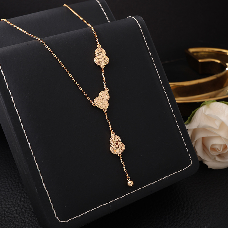 Γυναικείο κολιέ με γεωμετρικό σχήμα από χαλκό, με μενταγιόν 18K χρυσού, αλυσίδα σφαιριδίων, ηλεκτροεπίχωση