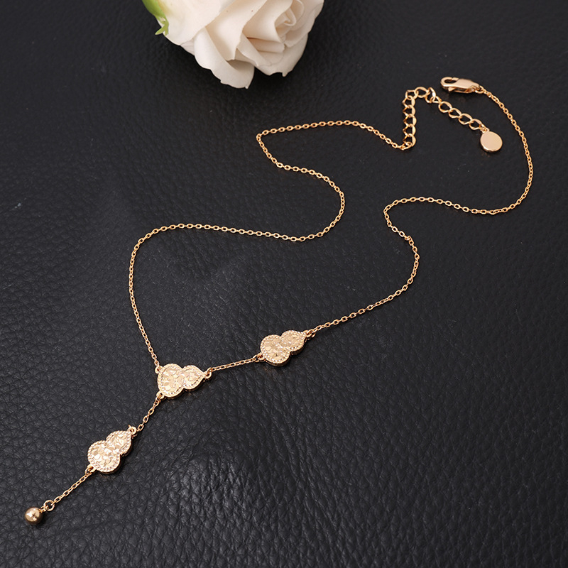 Γυναικείο κολιέ με γεωμετρικό σχήμα από χαλκό, με μενταγιόν 18K χρυσού, αλυσίδα σφαιριδίων, ηλεκτροεπίχωση