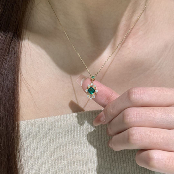 Κολιέ από χαλκό με ηλεκτροεπάλειση, γεωμετρικό σχέδιο με διάτρητο φιλιγκράν, ρυθμιζόμενος μήκος 21–50 εκ, κανονική αλυσίδα, στιλ ελαφριάς πολυτέλειας