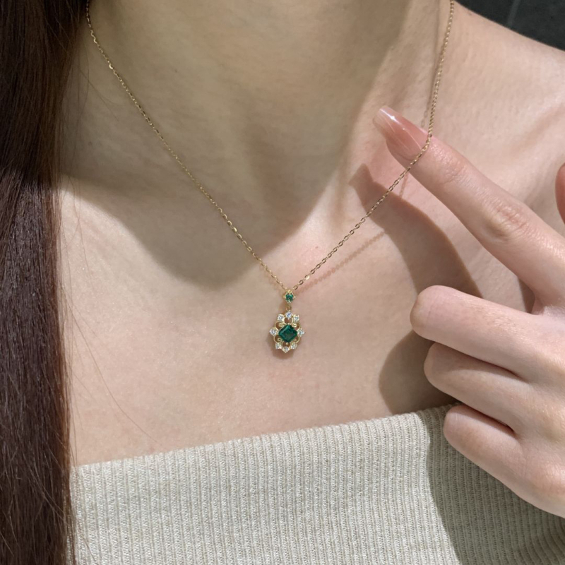 Κολιέ από χαλκό με ηλεκτροεπάλειση, γεωμετρικό σχέδιο με διάτρητο φιλιγκράν, ρυθμιζόμενος μήκος 21–50 εκ, κανονική αλυσίδα, στιλ ελαφριάς πολυτέλειας