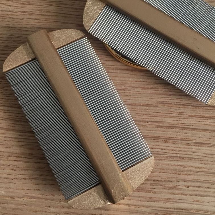 Χτένα φροντίδας γούνας σκύλου με λεπτές δόντες για αφαίρεση ψύλλων, αυγών ψύλλων και πιτυρίδας (Πλαστικό; Μάρκα: Unique; Όχι εισαγόμενο; Για σκύλους)