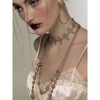 Имитационни перли колар чокър с клавикуларна верижка и кръстова висулка