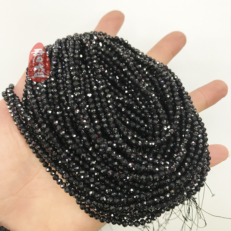 Χάντρες για καρφί μαλλιών με φούντα – Μαύρο κοφτό κρύσταλλο – Χειροποίητο, κομμένο