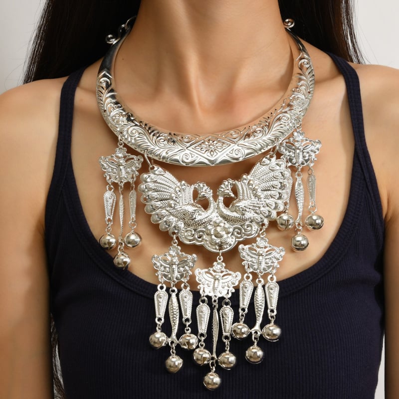 Мяо етническа огърлица с ветрови камбанки и паунов мотив, халтер‑огърлица, многослойна, геометрична форма, цинкова сплав, тегло 165 g, усукана верижка