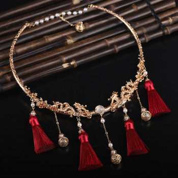 Метално колие-яка с многослоена мънисто-верига и висулка с цветна глазура