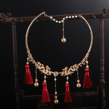 Метално колие-яка с многослоена мънисто-верига и висулка с цветна глазура