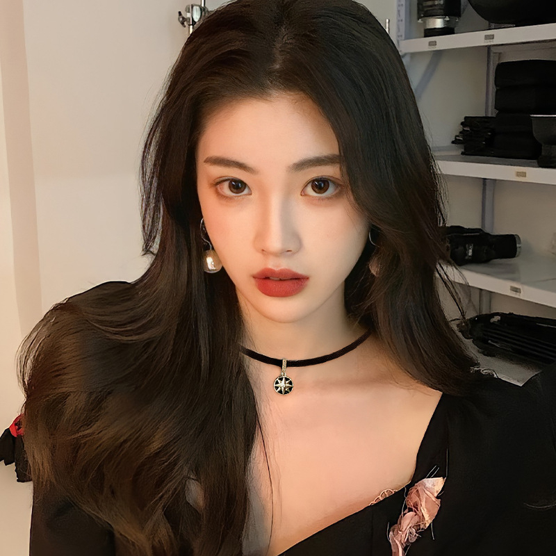 Κολιέ με αστέρι-σχήματος μενταγιόν από κράμα, σε κανονική αλυσίδα, ηλεκτροπλατιωμένο φινίρισμα