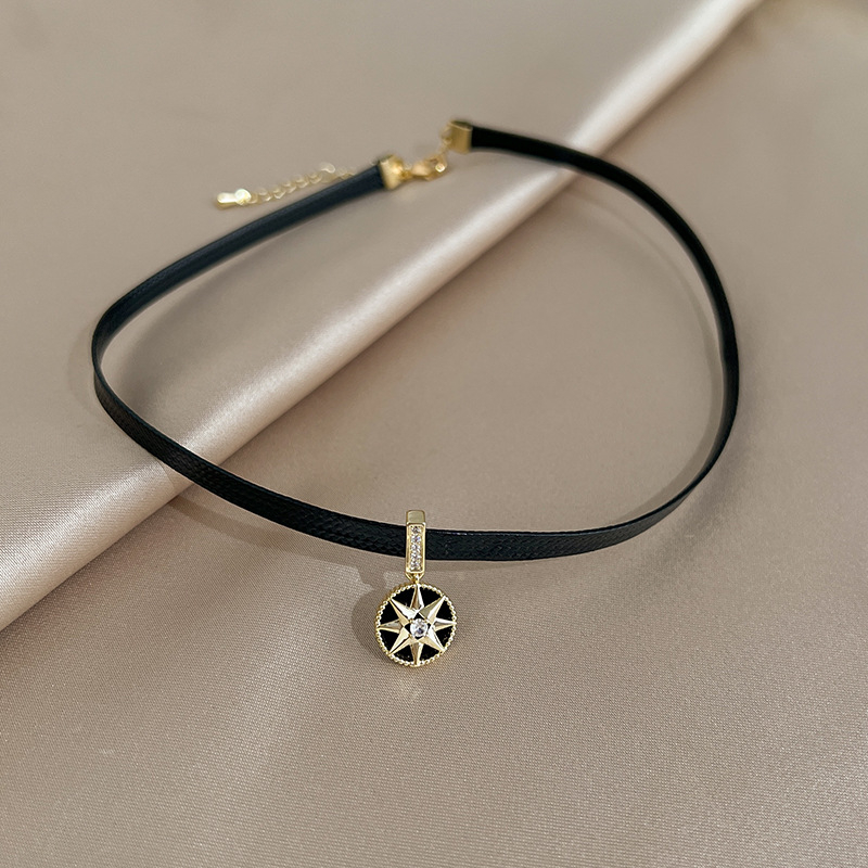 Κολιέ με αστέρι-σχήματος μενταγιόν από κράμα, σε κανονική αλυσίδα, ηλεκτροπλατιωμένο φινίρισμα