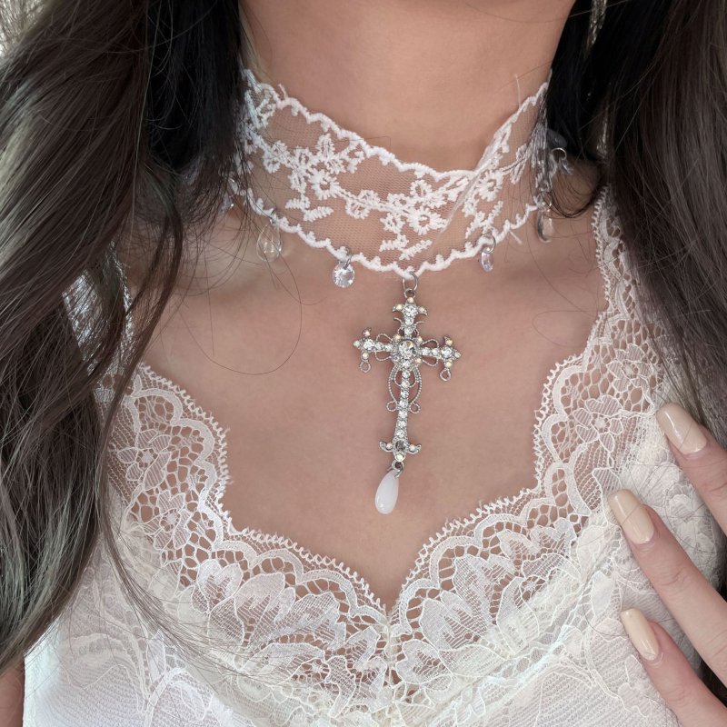 Κολιέ-χορδές από κράμα με σταυρό και φούντα σε σχήμα σταγόνας, κανονική αλυσίδα, γλυκό και δροσερό στυλ, κυκλοφόρησε φθινόπωρο 2025