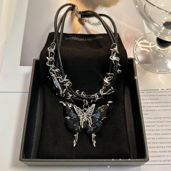 Κολιέ από κράμα με γεωμετρικό κρεμαστό σε αλυσίδα φιδιού, ηλεκτροπλακωμένη επίστρωση, διάθεση Φθινόπωρο 2025