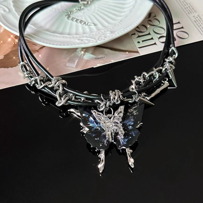 Κολιέ από κράμα με γεωμετρικό κρεμαστό σε αλυσίδα φιδιού, ηλεκτροπλακωμένη επίστρωση, διάθεση Φθινόπωρο 2025