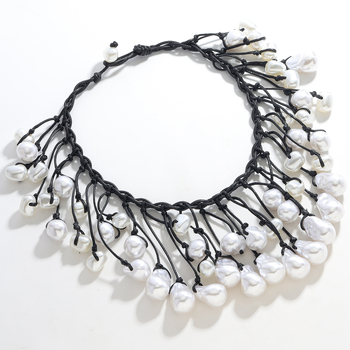 Κολιέ με τεχνητά μαργαριτάρια — γεωμετρικός σχεδιασμός, με τοποθετημένα μαργαριτάρια, αλυσίδα από μαργαριτάρια, για γυναίκες, Άνοιξη 2025