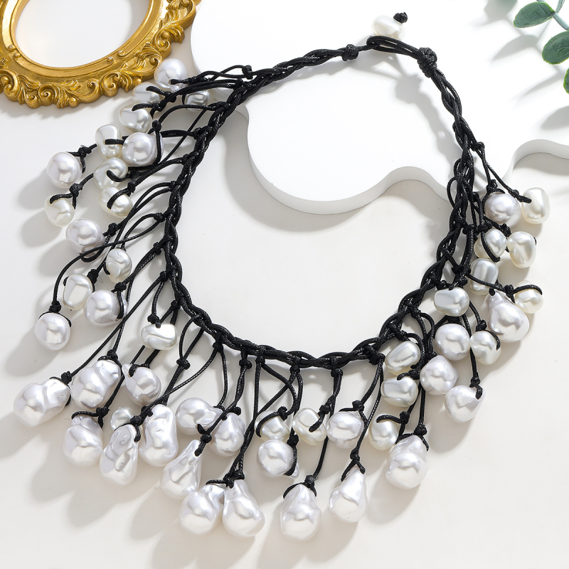 Κολιέ με τεχνητά μαργαριτάρια — γεωμετρικός σχεδιασμός, με τοποθετημένα μαργαριτάρια, αλυσίδα από μαργαριτάρια, για γυναίκες, Άνοιξη 2025