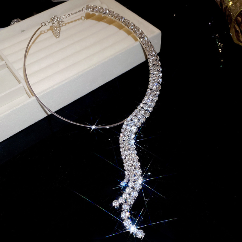 Диамантено обсипано колие с кръгъл пискюл, регулируемо до 30 см, медна основа, висулка с кристали, геометричен дизайн, луксозен стил за жени