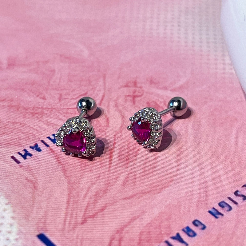 Réz szív alakú stud fülbevaló kubikus cirkóniával