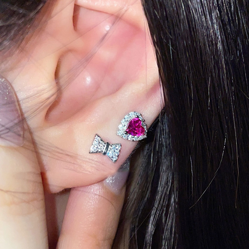 Réz szív alakú stud fülbevaló kubikus cirkóniával