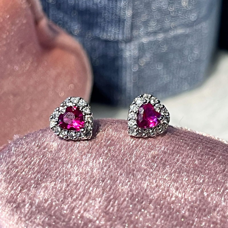 Réz szív alakú stud fülbevaló kubikus cirkóniával