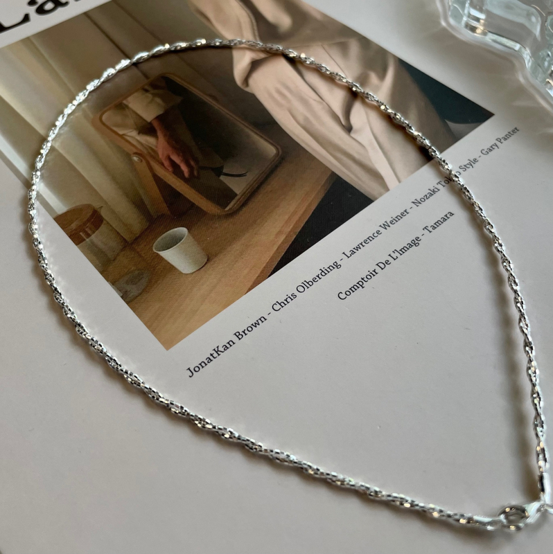 Colier din argint 925 cu lanț răsucit, pandantiv din argint 925, aproximativ 6 g, brand In the prime of life