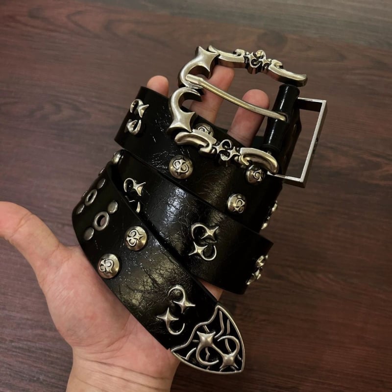 Centură din PU din piele cu cataramă din aliaj, design punk rock cu două rânduri de capse metalice, textură unică, închidere cu șiret, lățime subțire (<2 cm), finisaj gravat, primăvara 2025