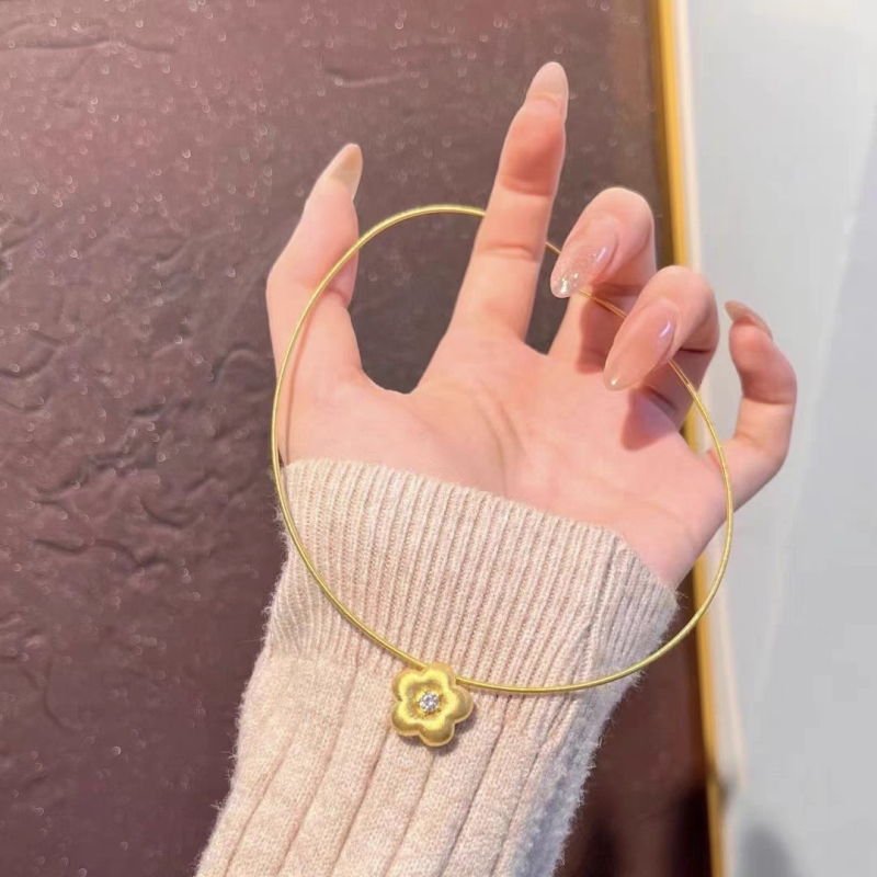 Колие-яка от позлатен месинг; многослоен дизайн; висулка от позлатен месинг; синджир: яка; за жени