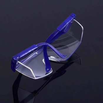 Aizsargbrilles ar polikarbonāta lēcām, lēcas biezums 1,0 mm, gaismas caurlaidība 95%, regulējams rāmis, modelis 6601