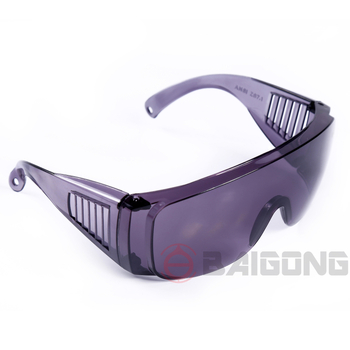 DH-037 Aizsargbrilles, PC rāmis, 2,4 mm lēca, 99% gaismas caurlaidība, piemērotas trieciena izturībai un metināšanai (elektriskajai un gāzes)