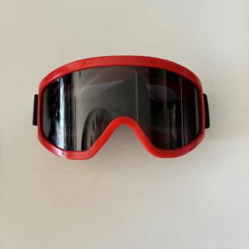 Védő szemüveg hegymászáshoz és kerékpározáshoz, PC lencsével, 1,5 mm vastagság, keret elasztikus szalaggal, szélálló és ütésálló.