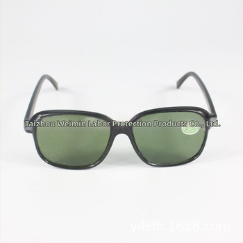 Ele 868 metināšanas brillēm, plastmasas rāmis, 2 mm lēcas biezums, 95% gaismas caurlaidība, elektriskajai metināšanai