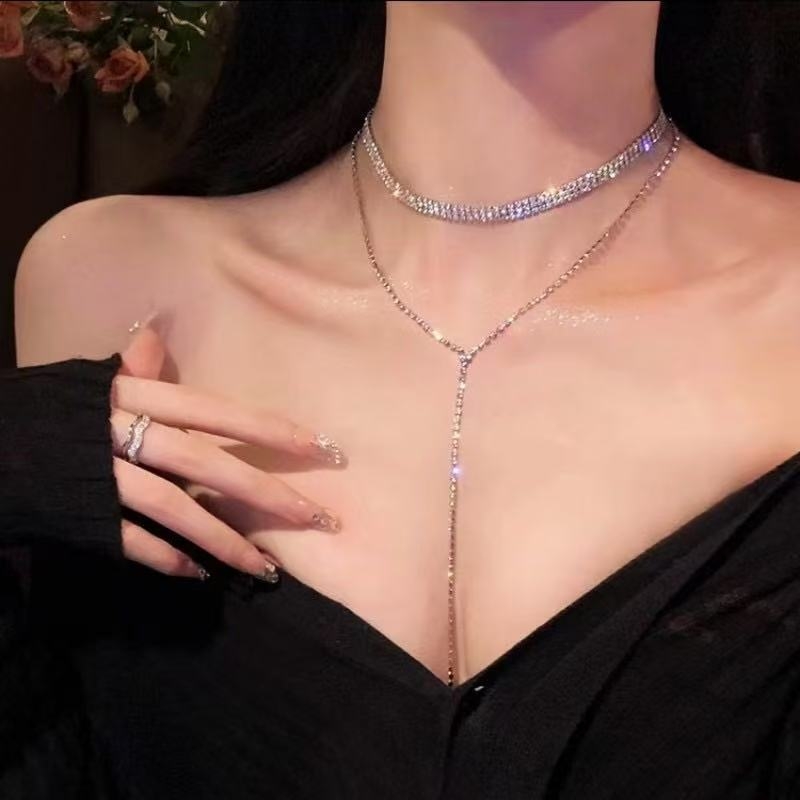 Ogrlica od legure s lancem klavikule, višeslojni rhinestone privjesak, geometrijski oblik