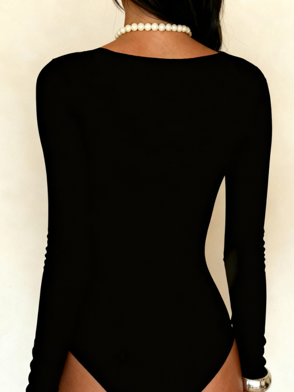 Τζάμπσουτ με βαθύ V ντεκολτέ και τιράντες, μακριά μανίκια, βισκόζη 95%+, στενή γραμμή, παντελόνι τριών τετάρτων