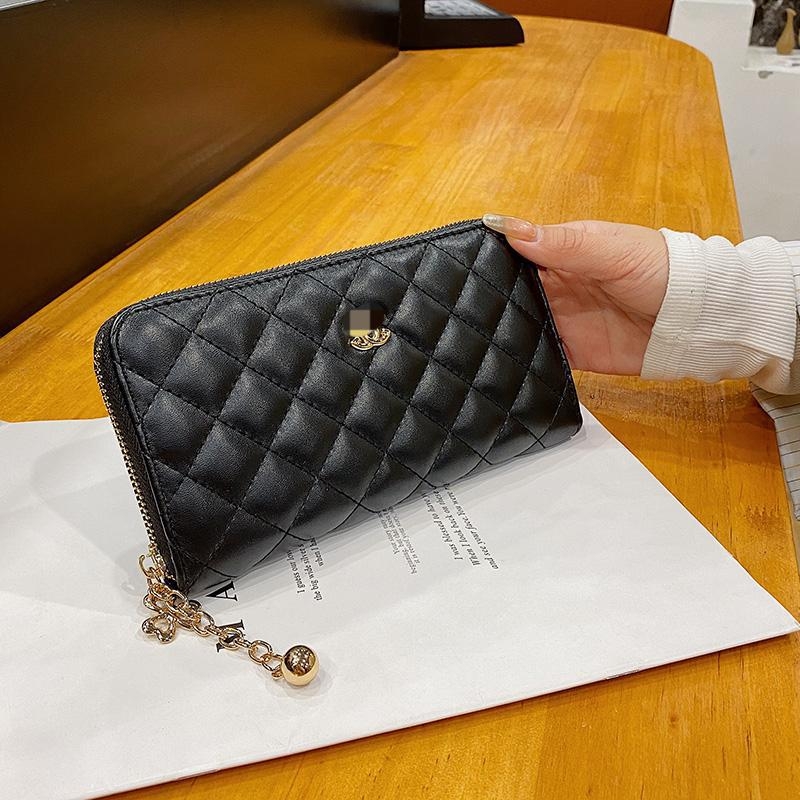 Portofel lung cu broderie rombi, model geometric, material PU, căptușeală PU, numeroase compartimente pentru carduri, compartiment mare pentru bancnote, lansare 2025