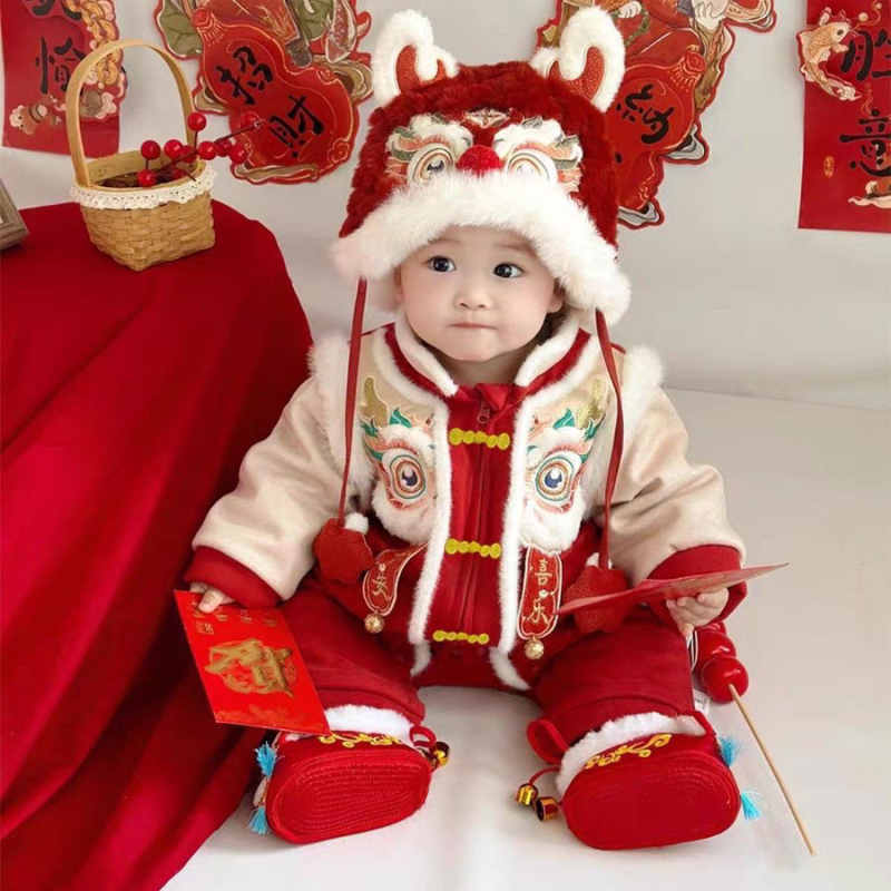 Bejbi romper u tradicionalnom kineskom stilu, s odvojivom kapom i dugim rukavima, tkanina od pamukovog mešavine (65% pamuk), jednoredno zatvaranje, zimska odjeća za novorođenčad