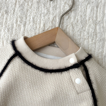 Újszülött fiú hosszú ujjú overál, őszi 2025, pamut-keverék, 88% pamut, rejtett csattal