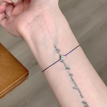 Käevõru nelja lehega tsirkoonidega, käsitsi kootud nööril, lihtne paaristiil