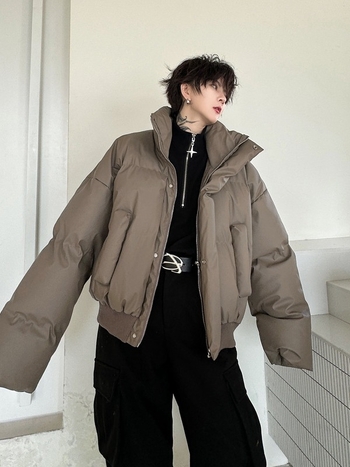 Téli pamutbélelt kabát álló gallérral, laza szabás, cipzáras zárás, pöttyös mintázat, poliészter töltet