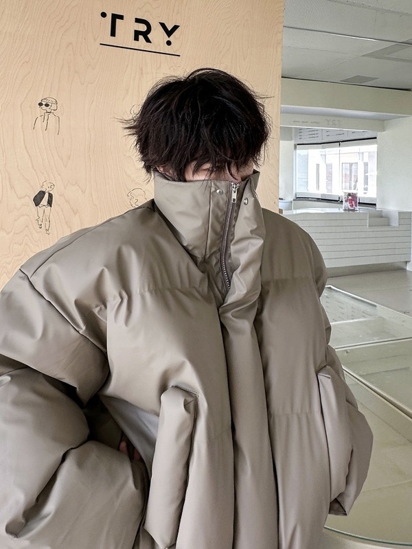 Téli pamutbélelt kabát álló gallérral, laza szabás, cipzáras zárás, pöttyös mintázat, poliészter töltet