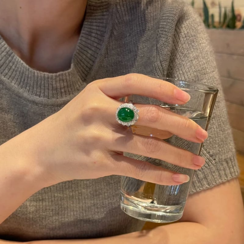 Állítható cabochon jáde gyűrű, ovális alak