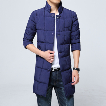 Férfi hosszú, vastag pamut-párnázott kabát álló gallérral, egyszeres gombolás, poliészter-keverék anyag, poliészter bélés, téli viselet