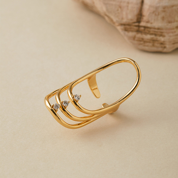 Geometriai dizáj­nú gyűrű ívelt felülettel, réz, elektrolit bevonat, őszi 2025, chic stílus