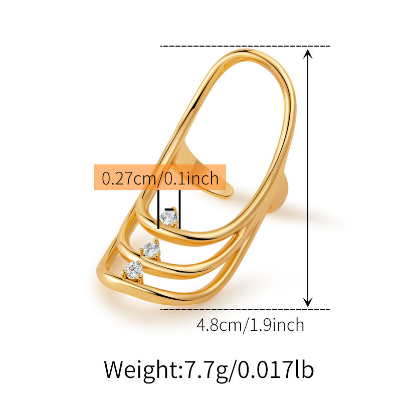 Geometriai dizáj­nú gyűrű ívelt felülettel, réz, elektrolit bevonat, őszi 2025, chic stílus