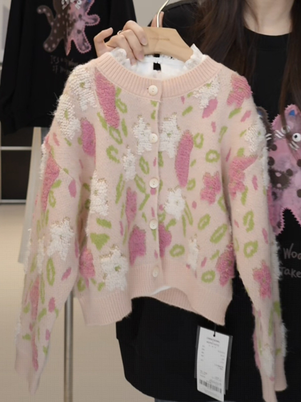Cardigan tricotat pentru fete, stil coreean, model floral în contrast, croială scurtă, mâneci lungi, fără glugă, închidere frontală cu un nasture, poliester amestec