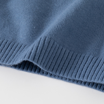  Gyerekeknek készült galléros polo nyakú pulóver, hosszú ujjú, absztrakt mintázatú, akril-keverék kötött anyag, selymesen lágy felület