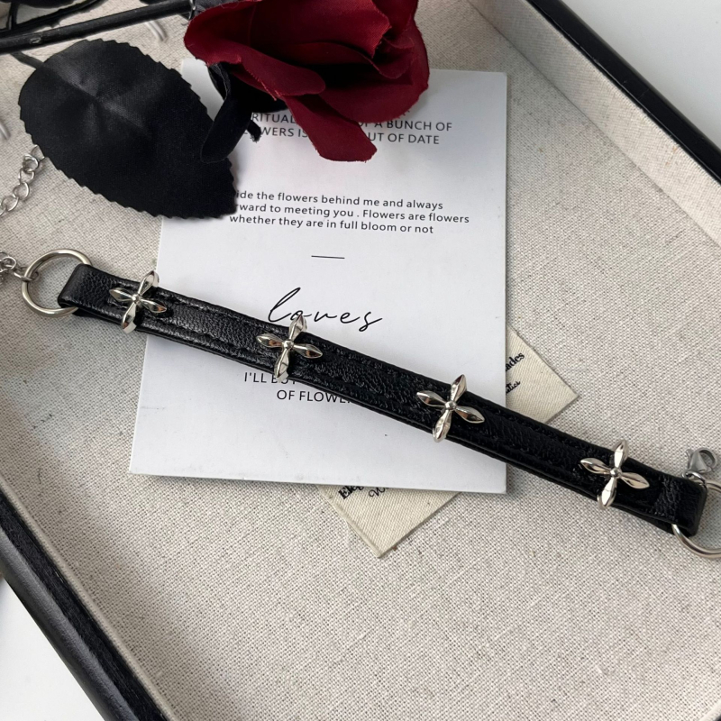 Kézre szóló ékszer – Női keresztvirág motívumú ötvözet karkötő, elektroplakolt felület, Shengxin ékszerek, 2024 nyár, Személyes trend