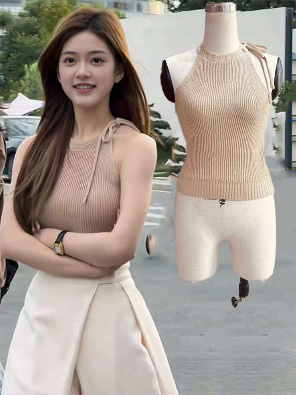 Πλεκτό γυναικείο camisole χωρίς μανίκια με halter λαιμό, στενή γραμμή, από μαλλί-μίγμα με σπάντεξ