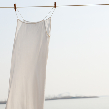 Rochie lungă din viscoză cu bretele fixe, stil retro literar-artist, pentru femei adulte, vară 2024, compoziție viscoză 95%+