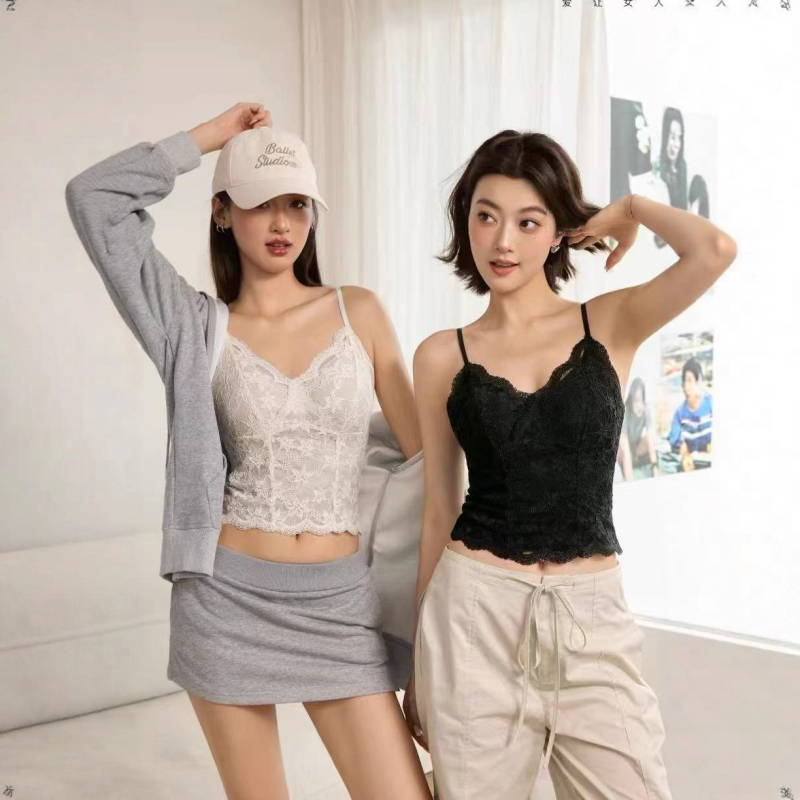 Čipkovaná camisola s výplňami na prsia, otvorené chrbát, teplá sieťová základná látka, A-línia, odnímateľné ramienka