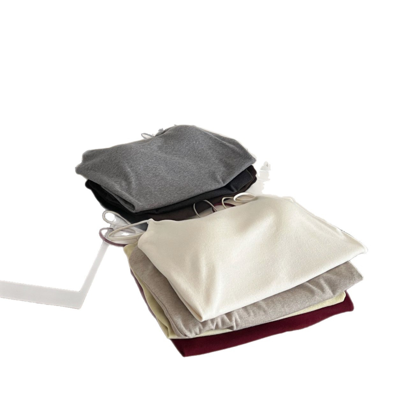 Modal anyagú női top, varrat nélküli egyrészes kialakítás, pántos kivitel, kerek nyakú, ősz-tél